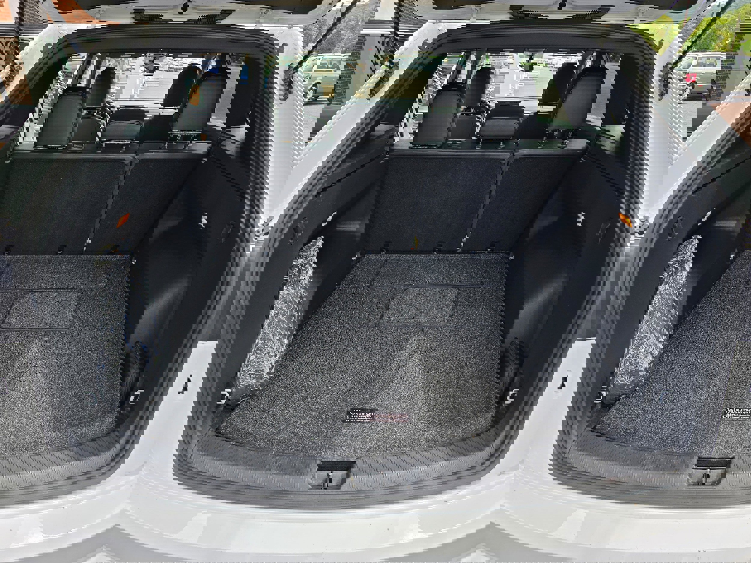 Certified 2022 Volkswagen Atlas Cross Sport SE image 11