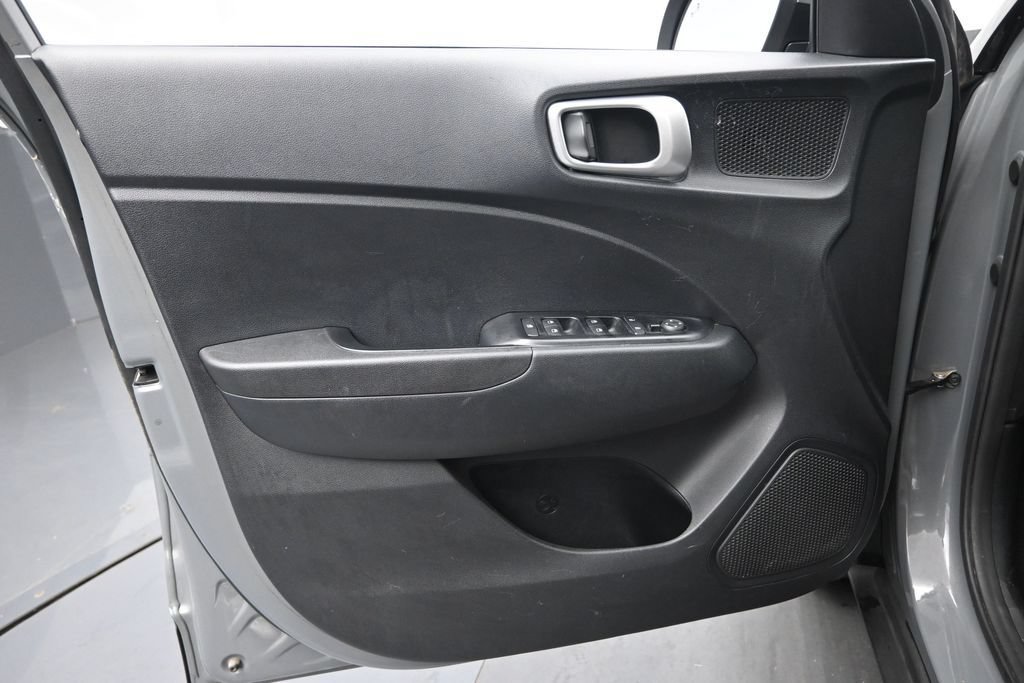 Certified 2023 Hyundai Venue SEL FWD image 24