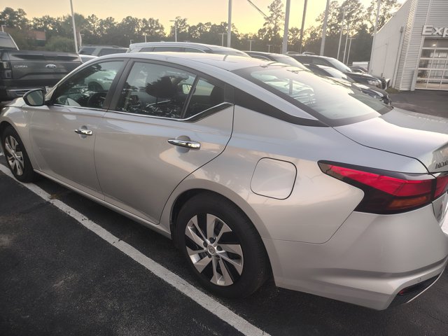 Used 2024 Nissan Altima 2.5 S FWD image 12