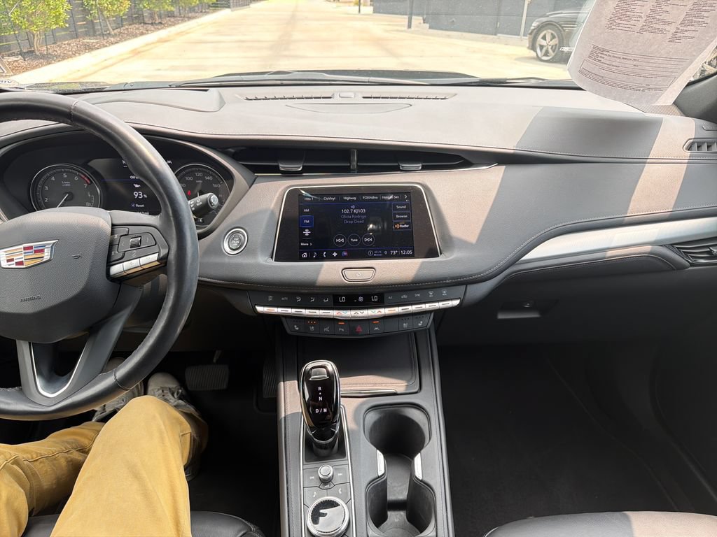 Used 2023 Cadillac XT4 Premium Luxury w/ Technology Package FWD image 17
