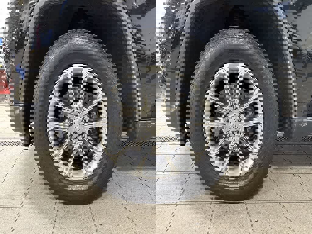 Used 2015 Jeep Grand Cherokee Limited image 10