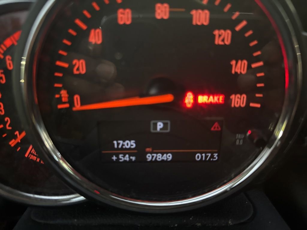 Used 2019 MINI Cooper 4-Door Hardtop image 5