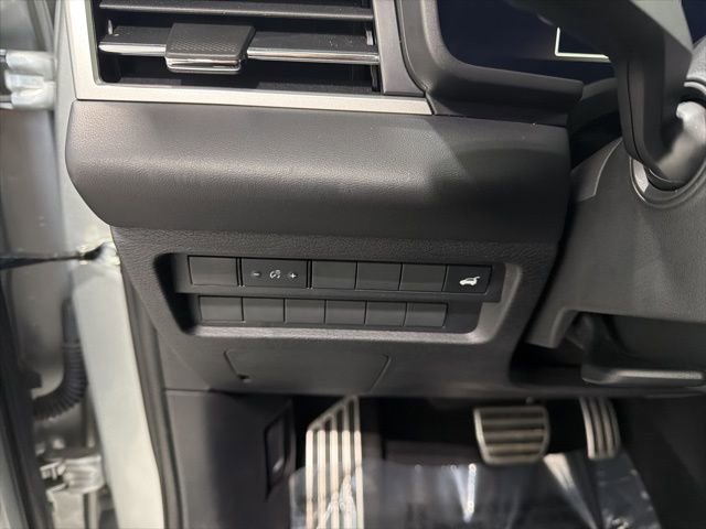 Used 2025 Mitsubishi Outlander SEL image 10