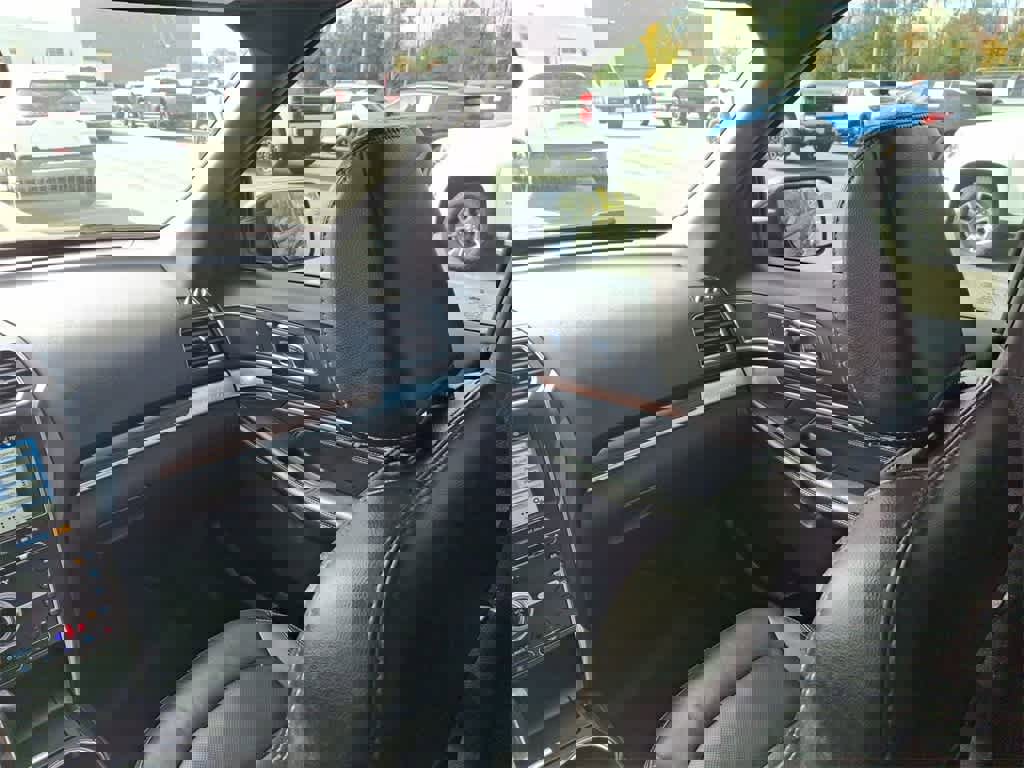 Used 2018 Ford Explorer Limited w/ Equipment Group 301A image 11