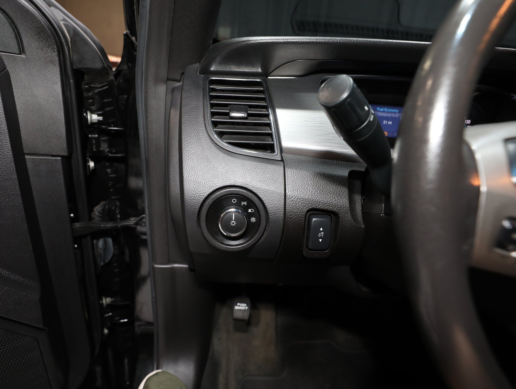 Used 2013 Ford Taurus SEL FWD image 51