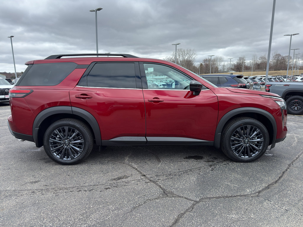 New 2026 Nissan Pathfinder SL image 4