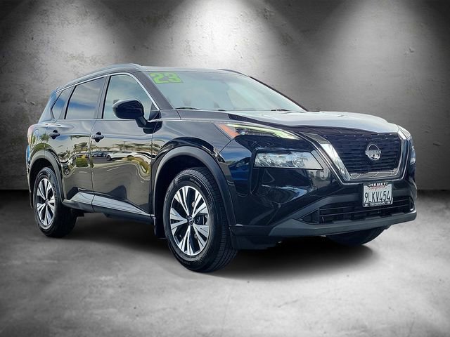 Used 2023 Nissan Rogue SV w/ SV Premium B Package FWD image 2
