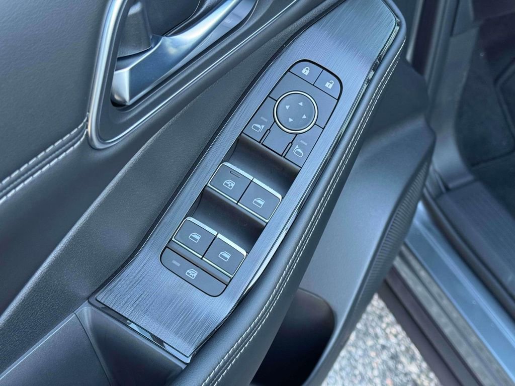 Certified 2026 Nissan Rogue Platinum w/ Platinum Premium Package image 17