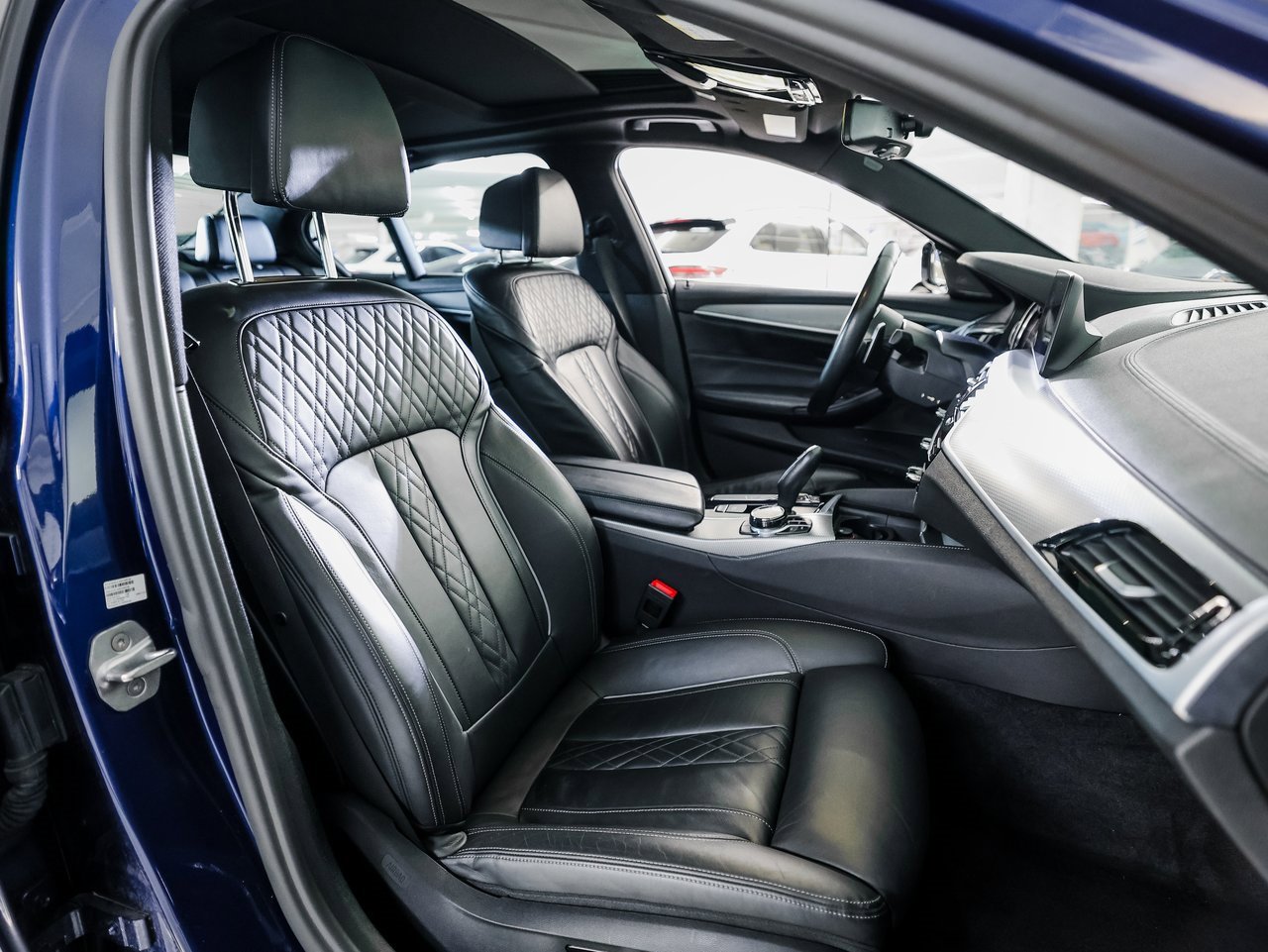 Used 2018 BMW M550i xDrive image 30