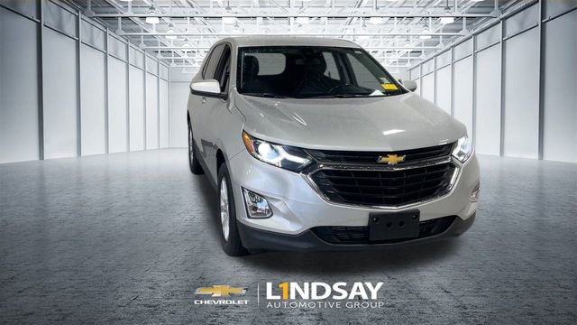 Used 2020 Chevrolet Equinox LT w/ Driver Convenience Package image 4