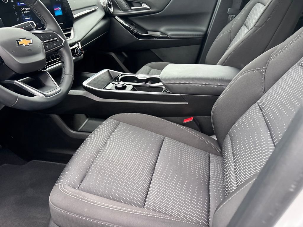 Used 2026 Chevrolet Equinox LT image 9