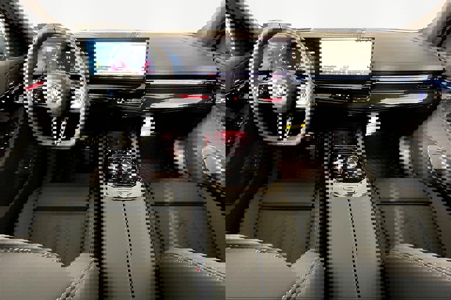 New 2026 BMW 530i xDrive w/ M Sport Package image 8