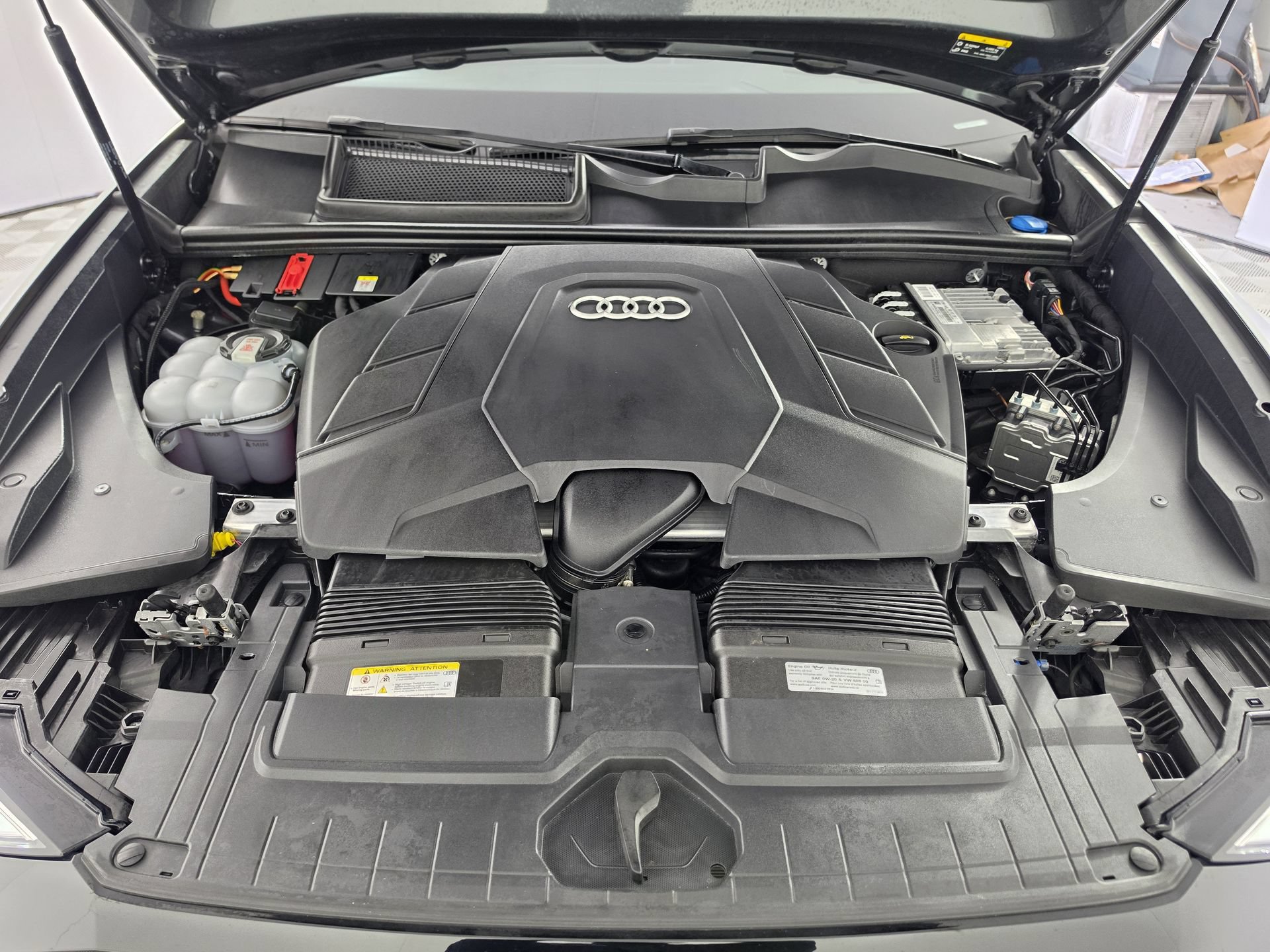 Used 2023 Audi Q8 Prestige AWD/4WD image 34