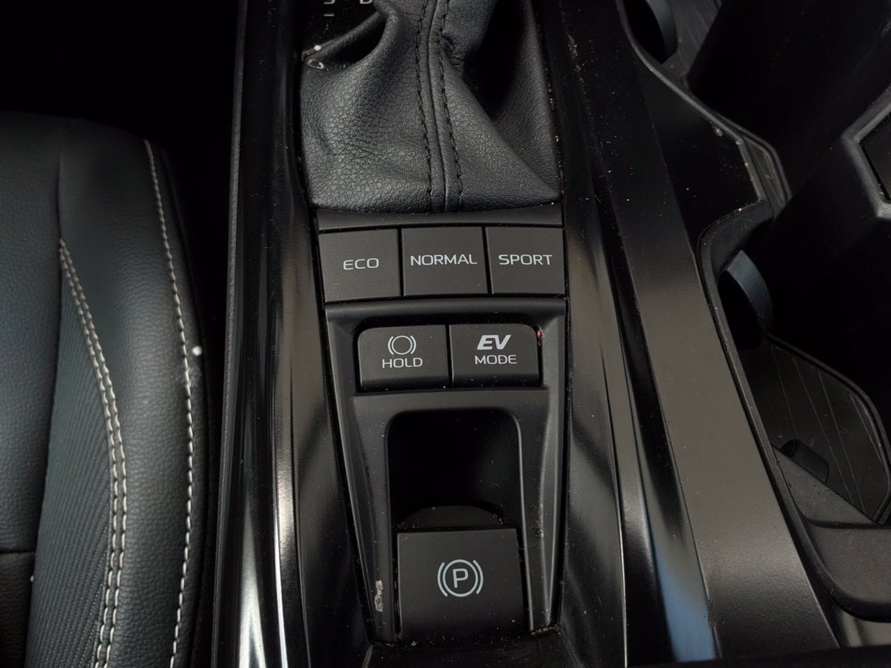 Used 2026 Toyota Camry SE FWD image 25