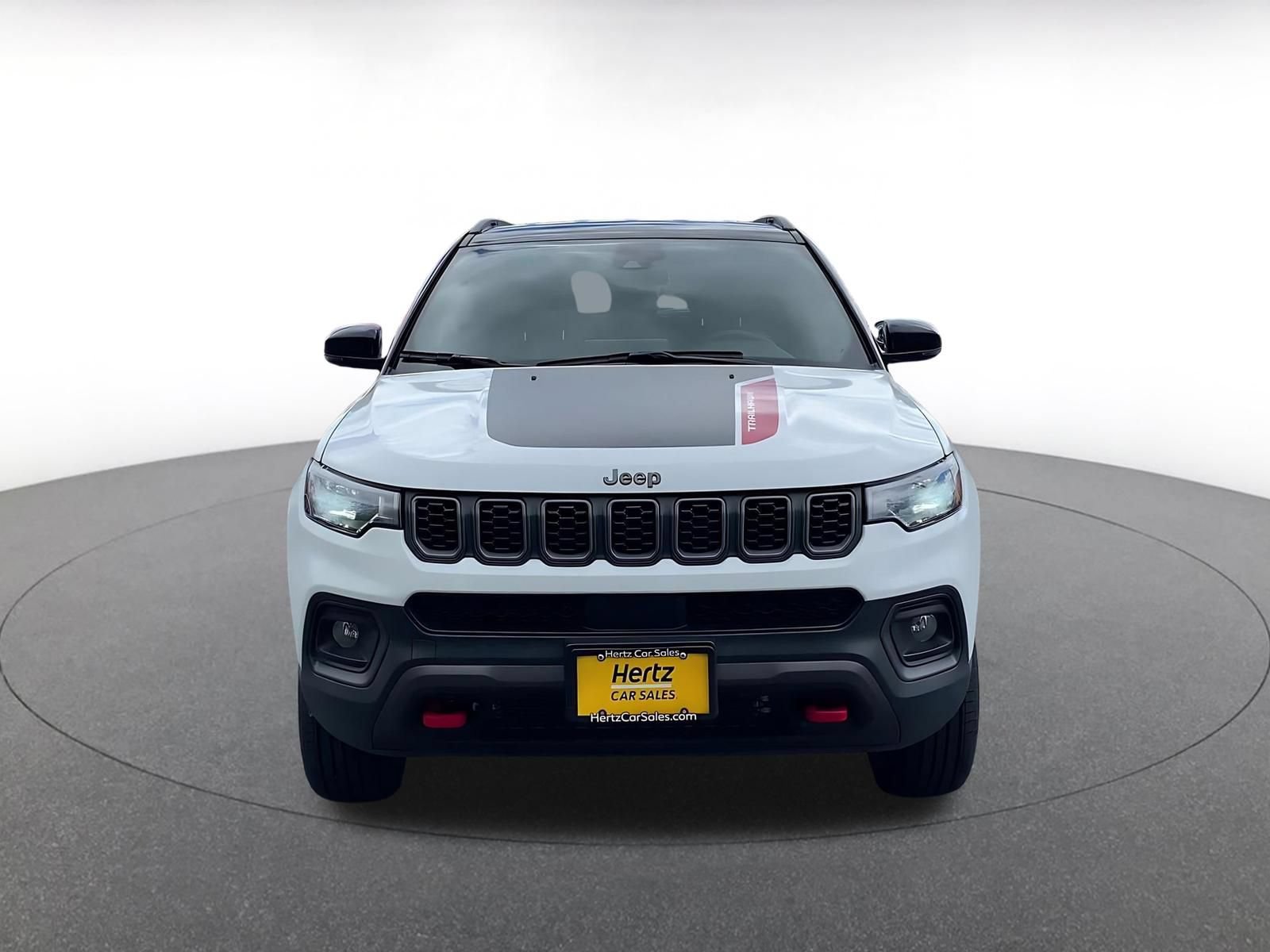 Used 2025 Jeep Compass Trailhawk AWD/4WD image 4