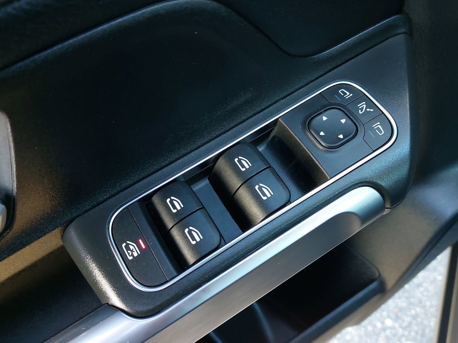 Used 2021 Mercedes-Benz GLB 250 image 29