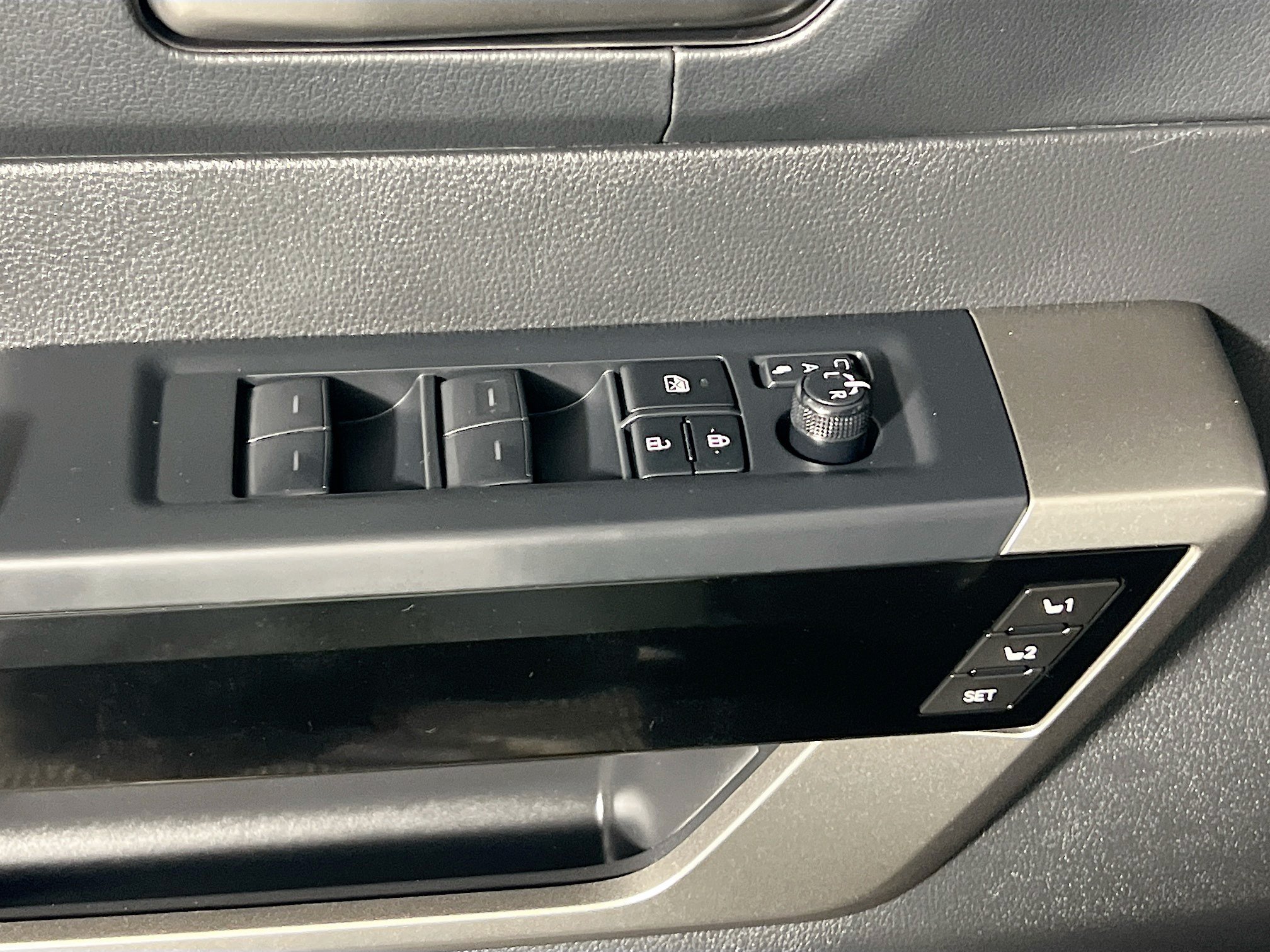 New 2026 Toyota Tundra Limited AWD/4WD image 16