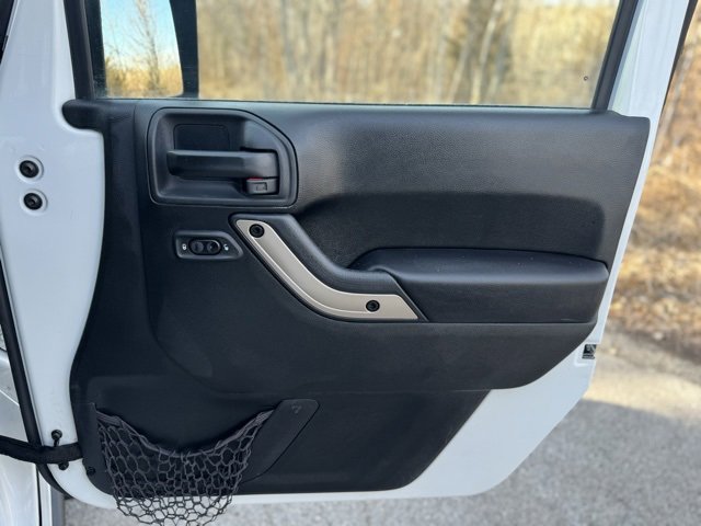 Used 2016 Jeep Wrangler Unlimited Sahara image 20