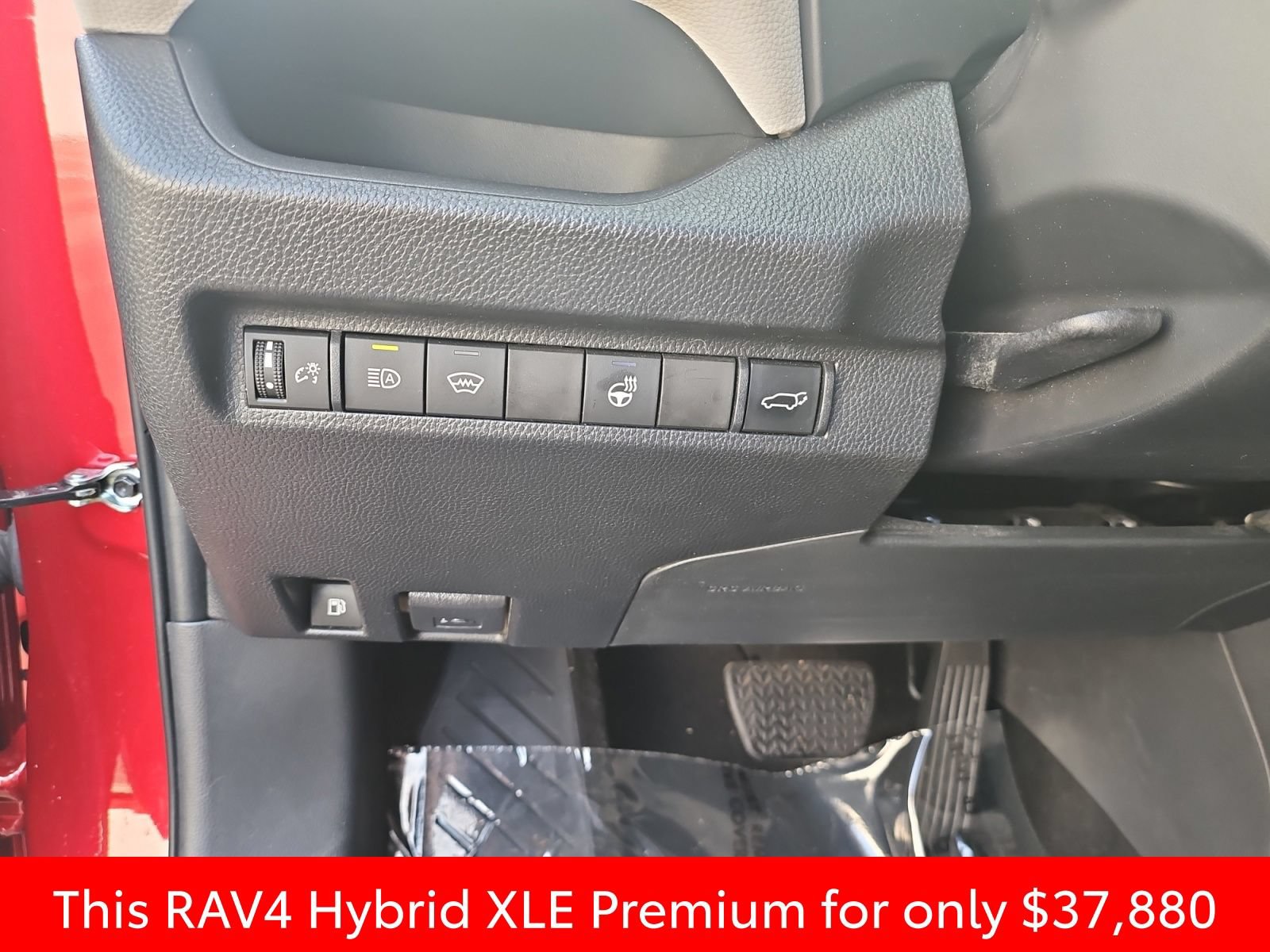 Used 2023 Toyota RAV4 XLE Premium AWD/4WD image 25