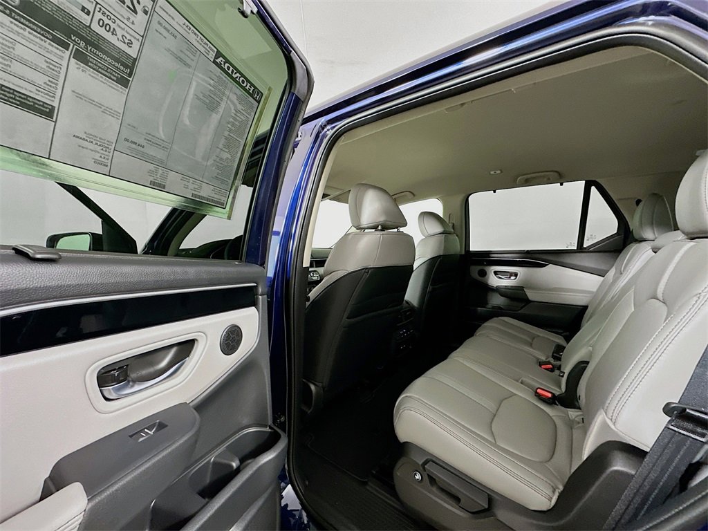 New 2025 Honda Pilot EX-L image 17