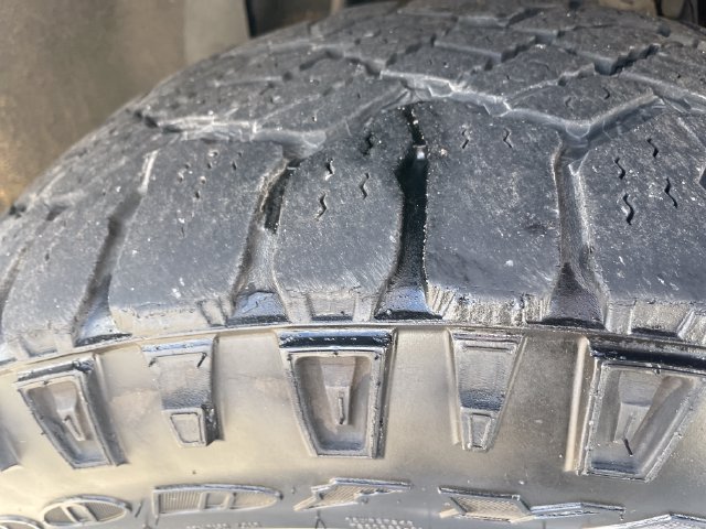 Used 2017 Ford Expedition XLT w/ Equipment Group 202A AWD/4WD image 31