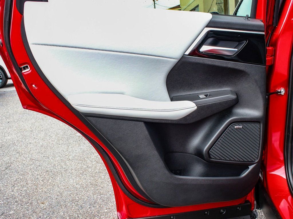New 2025 Mitsubishi Outlander SE AWD/4WD image 11