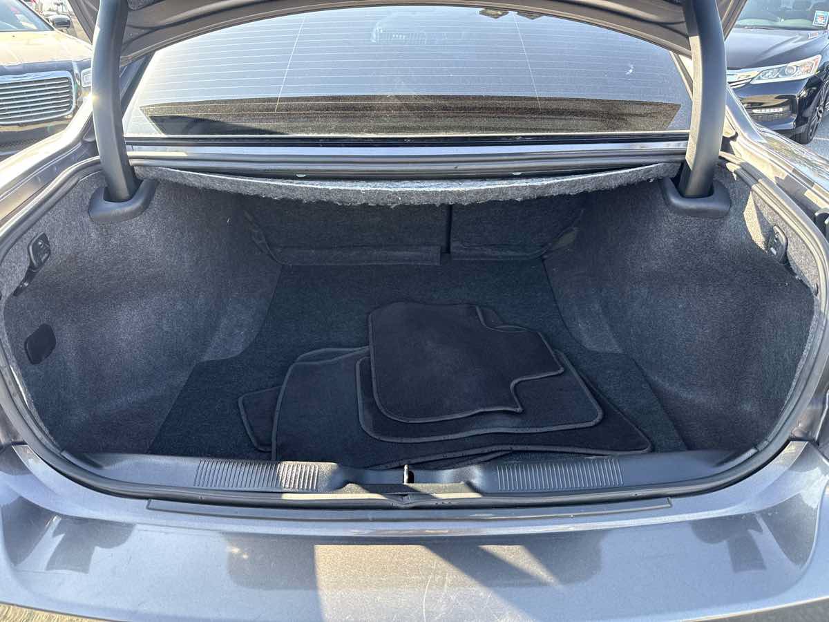 Used 2014 Dodge Charger SE RWD image 17
