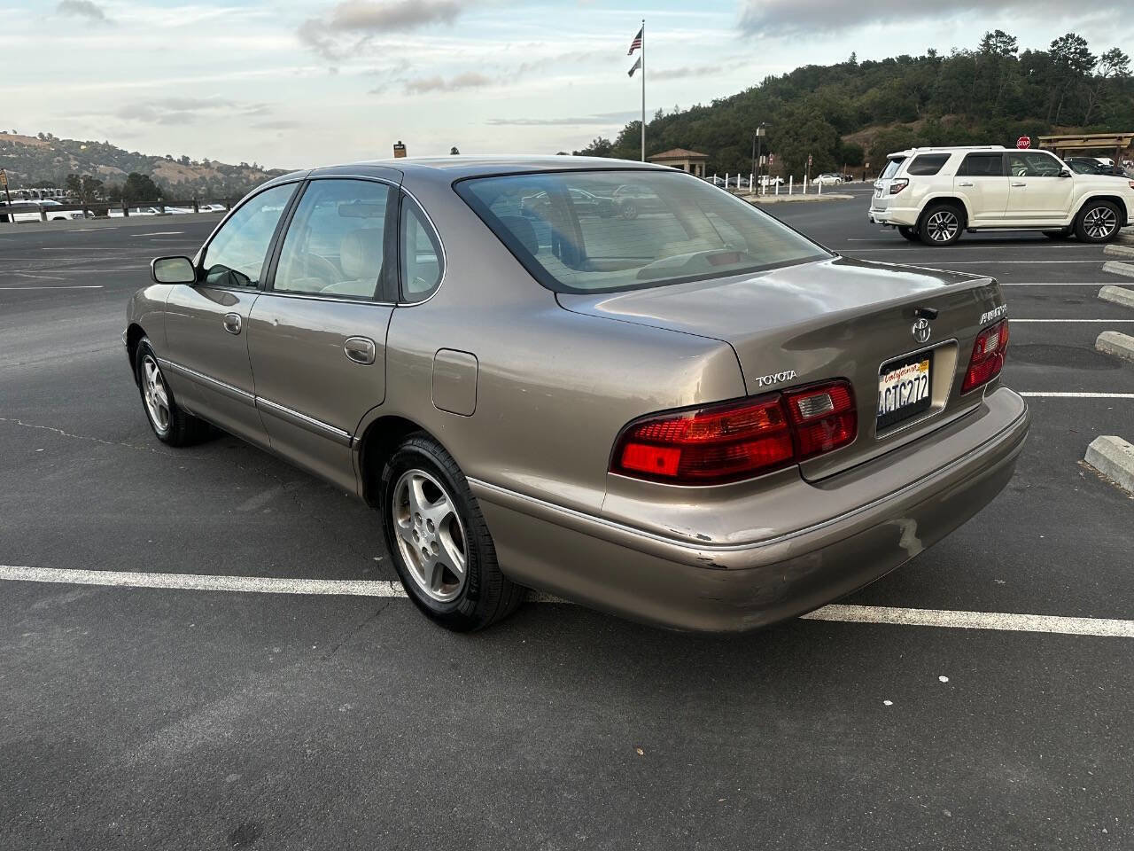 Used 1998 Toyota Avalon XLS image 8
