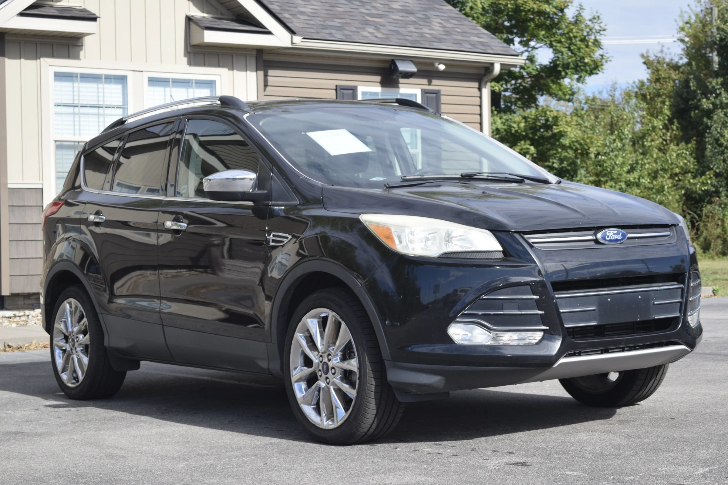 Used 2015 Ford Escape SE w/ SE Chrome Package