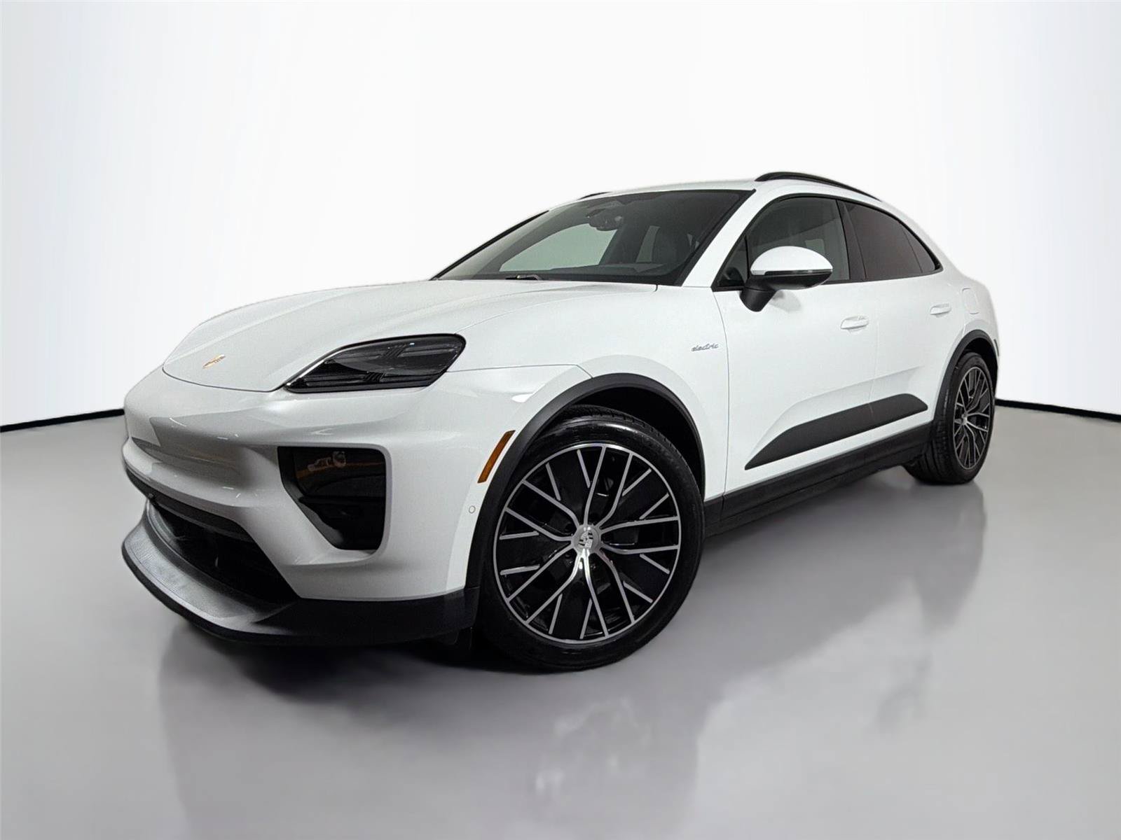 Certified 2025 Porsche Macan Electric RWD image 1