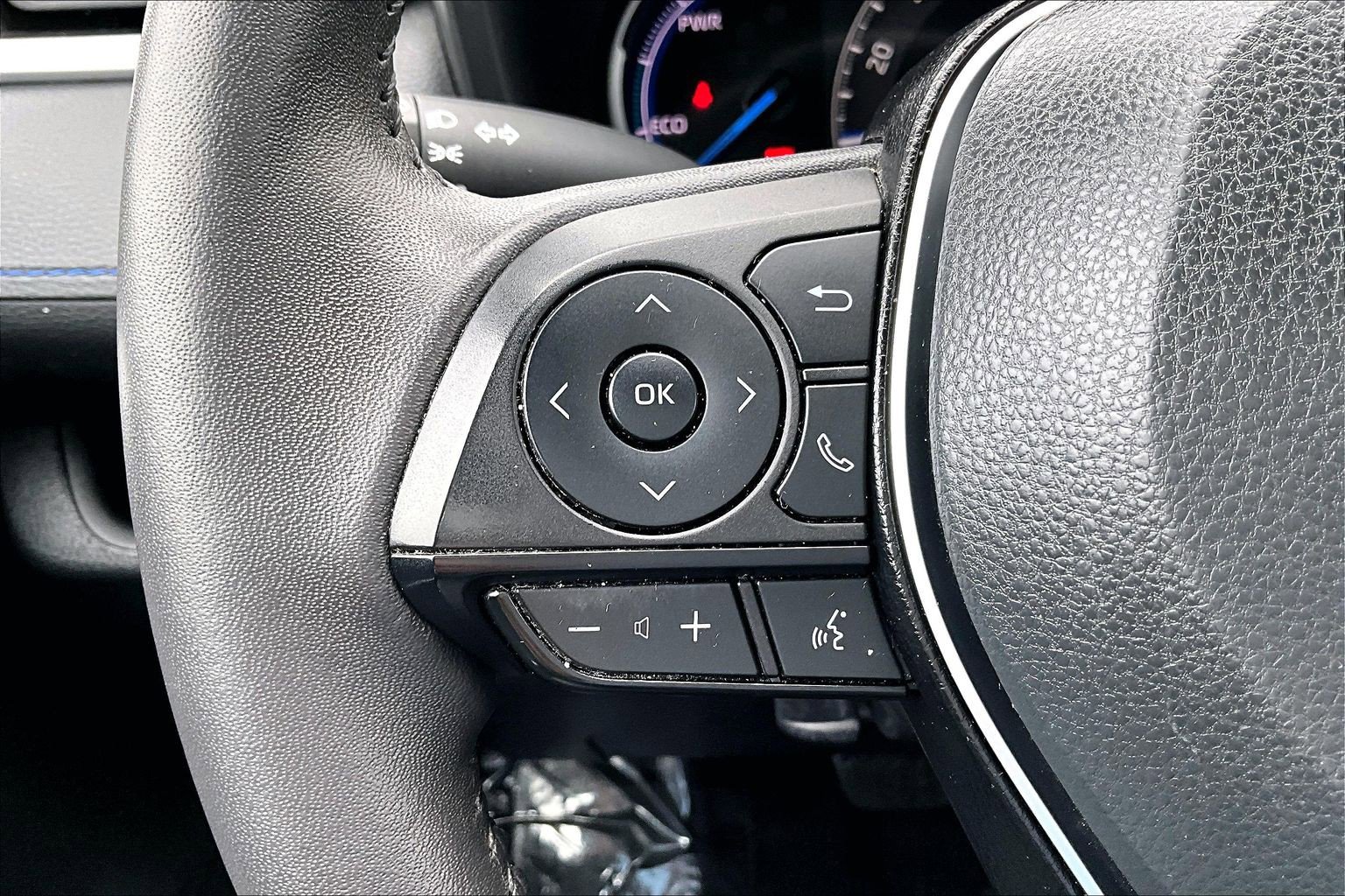 Used 2023 Toyota RAV4 SE AWD/4WD image 17