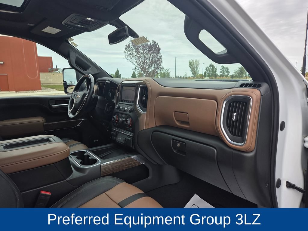 Used 2022 Chevrolet Silverado 3500 High Country AWD/4WD image 32
