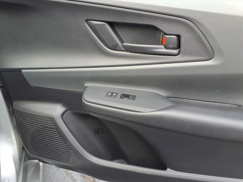 Used 2024 Toyota Prius LE image 10