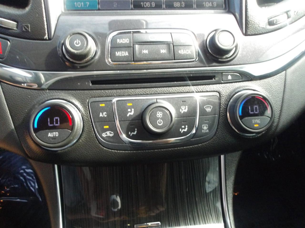 Used 2019 Chevrolet Impala Premier FWD image 25