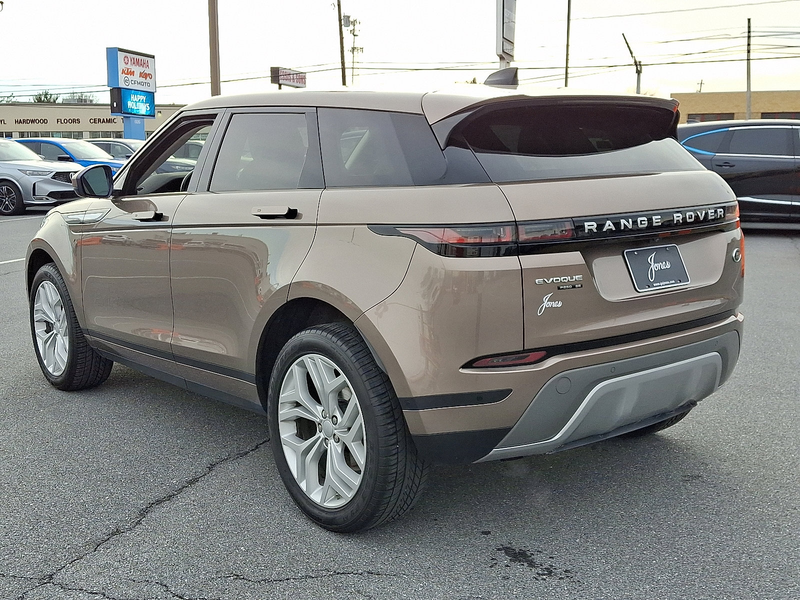 Used 2020 Land Rover Range Rover Evoque SE image 4