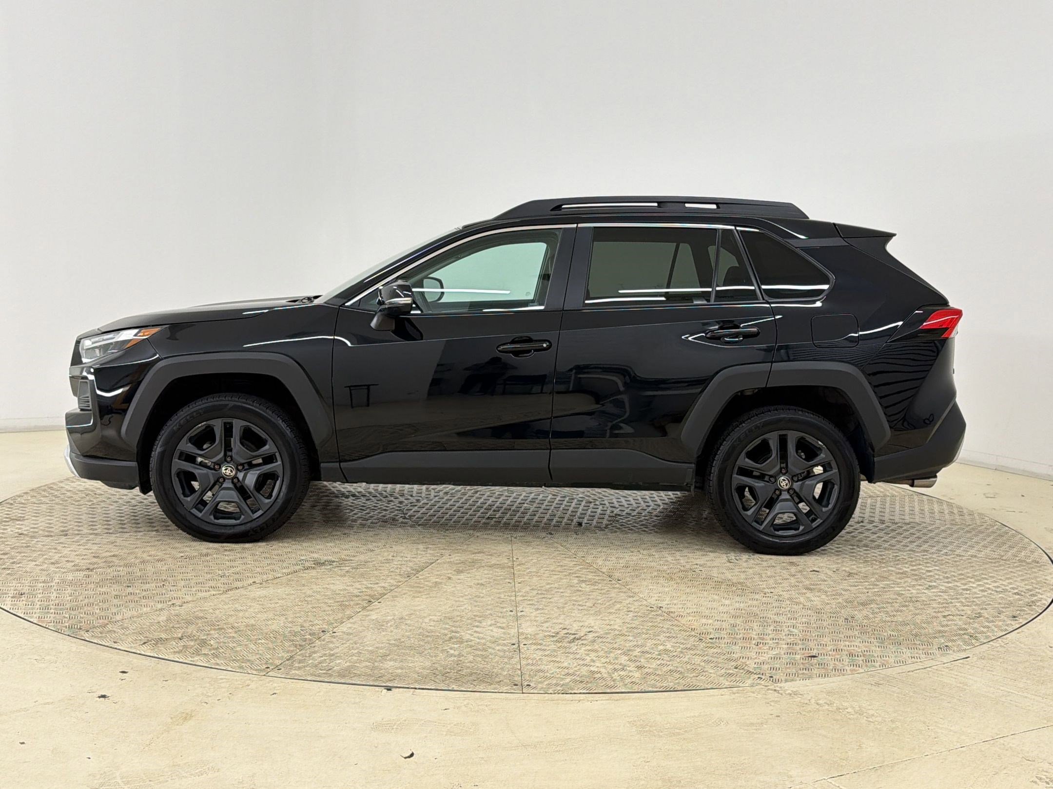 Used 2024 Toyota RAV4 Adventure AWD/4WD image 2