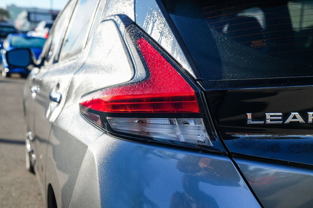 Used 2018 Nissan Leaf SL w/ SL Technology Package image 9