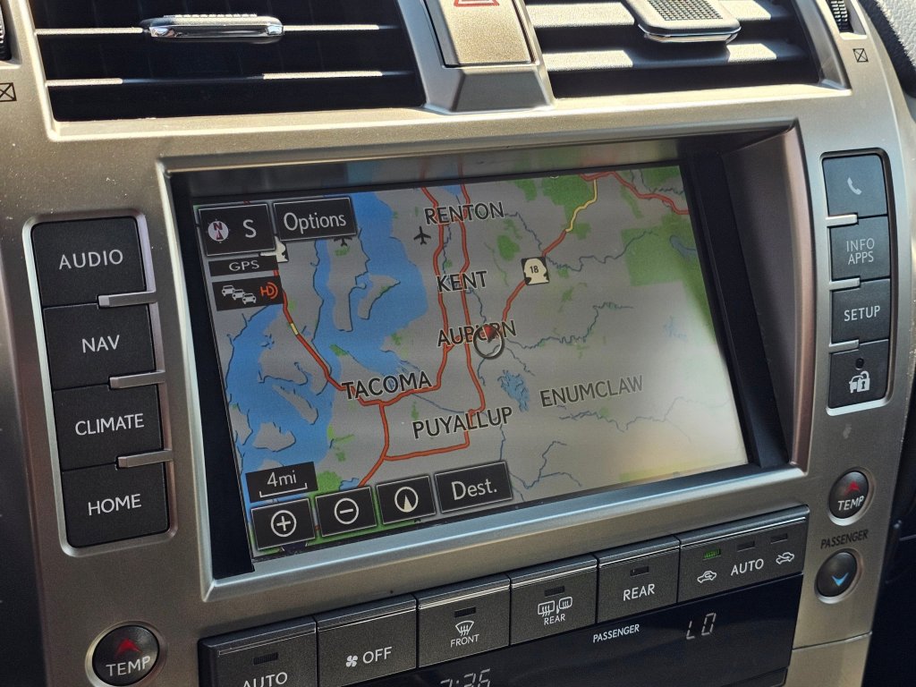 Used 2018 Lexus GX 460 Premium w/ Premium Package image 9