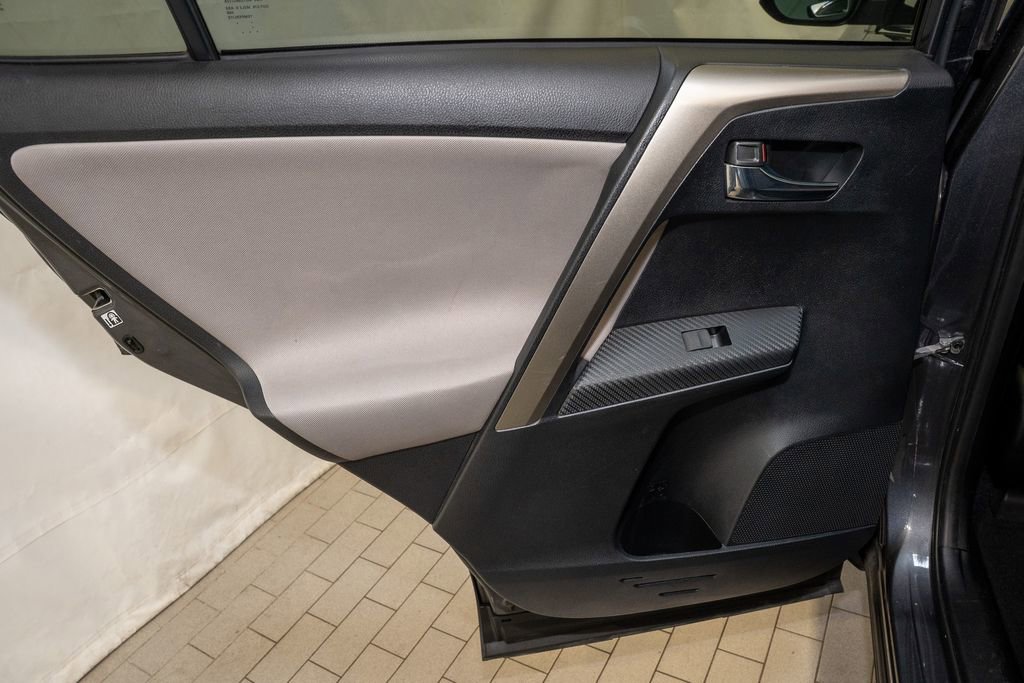 Used 2015 Toyota RAV4 XLE image 9