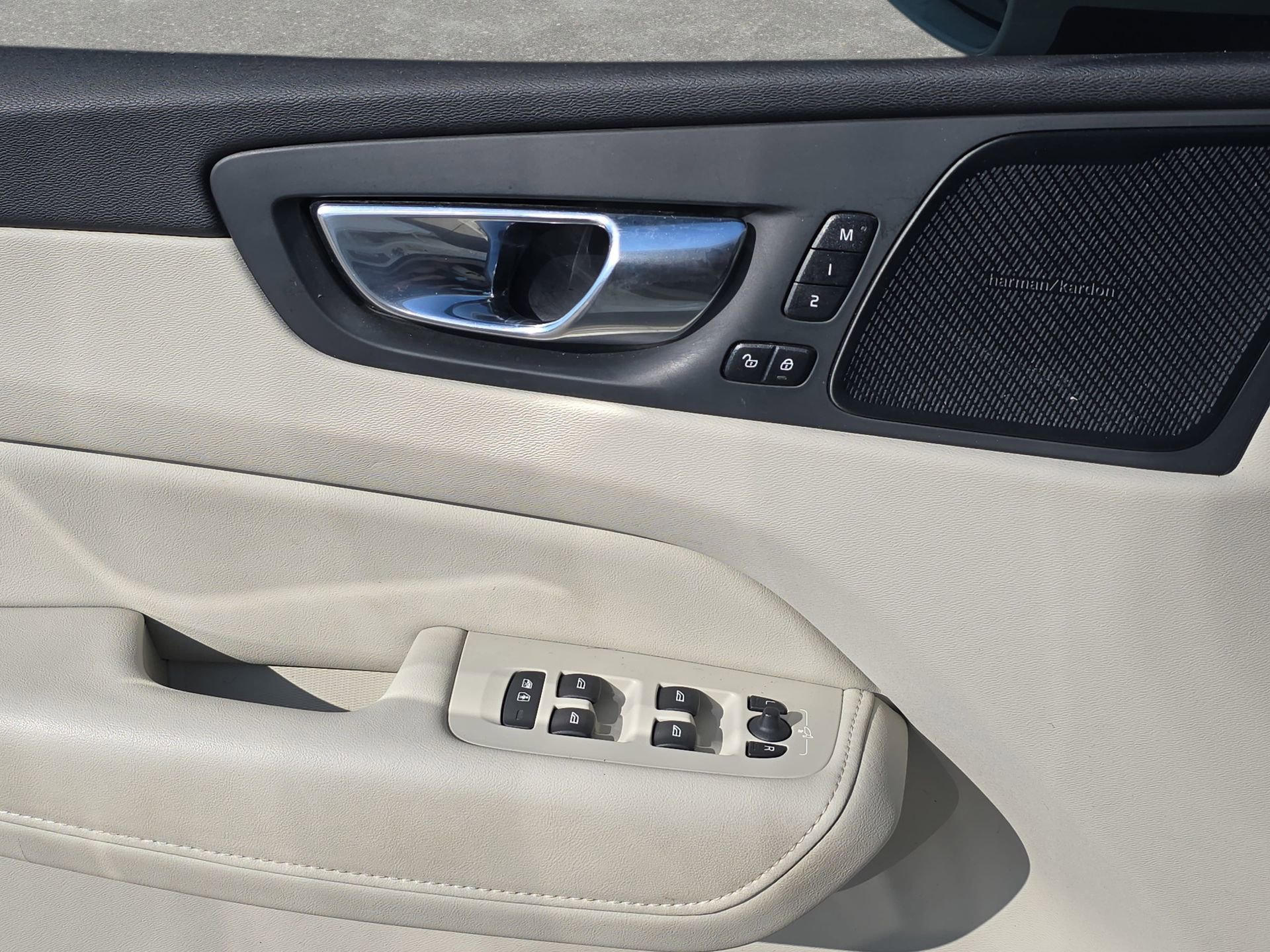 Used 2021 Volvo XC60 T5 Inscription w/ Advanced Package image 27