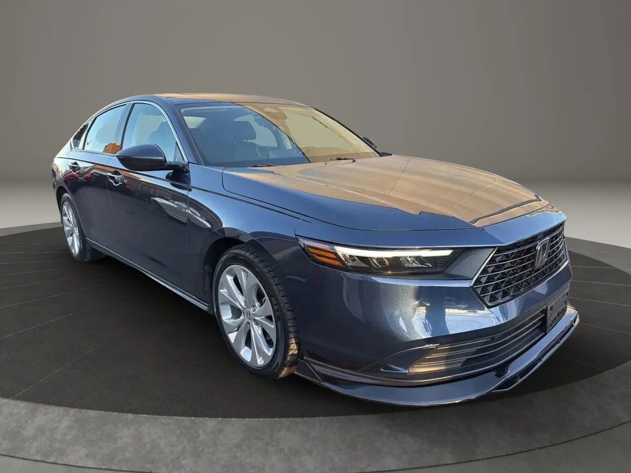 Used 2023 Honda Accord EX image 3