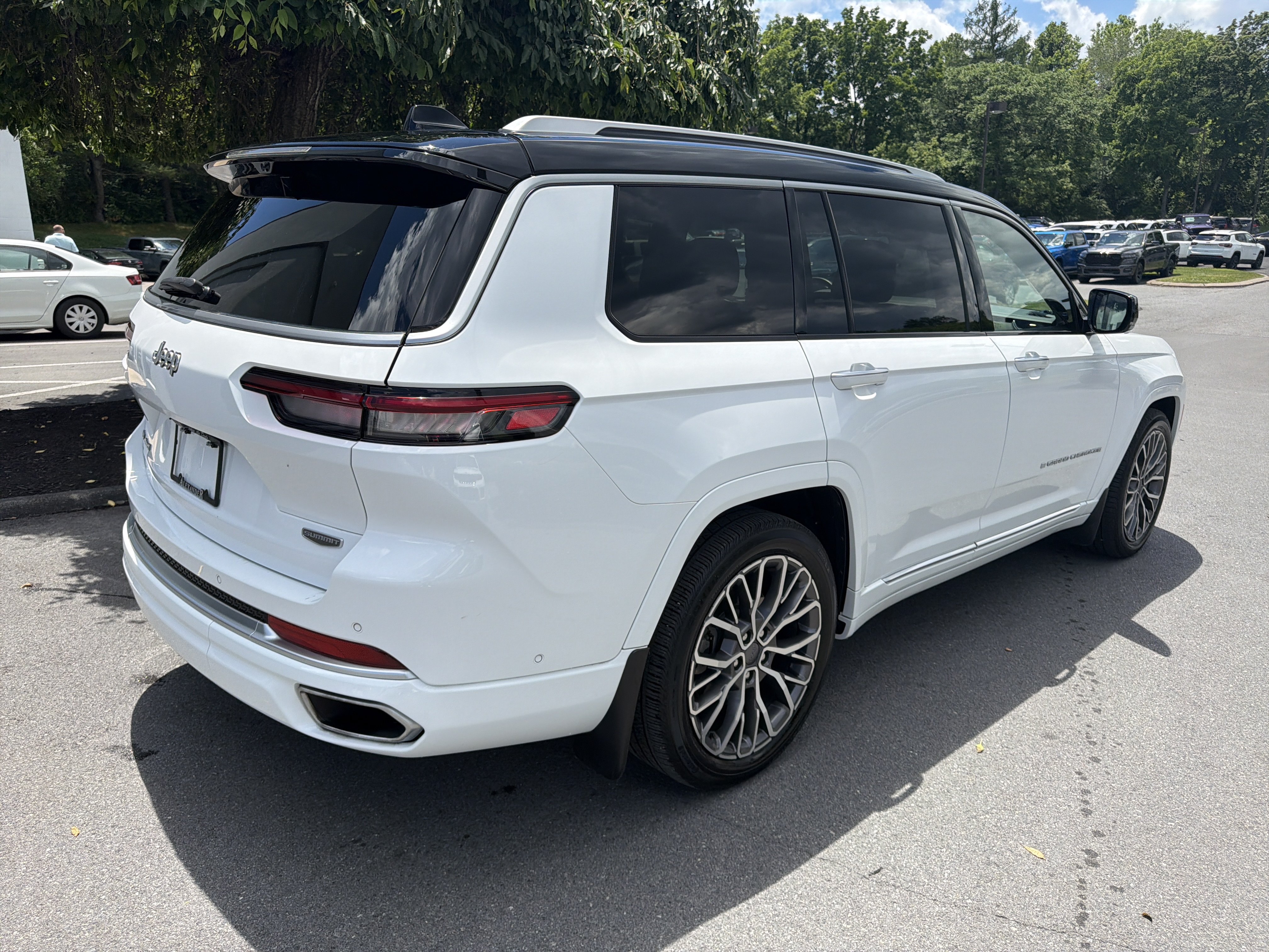 Used 2021 Jeep Grand Cherokee L Summit AWD/4WD image 3
