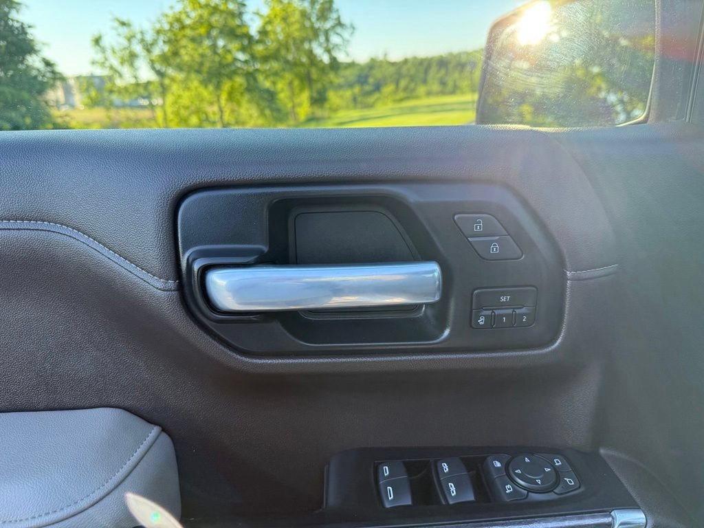 Used 2021 Chevrolet Silverado 1500 LTZ w/ LTZ Premium Package AWD/4WD image 26