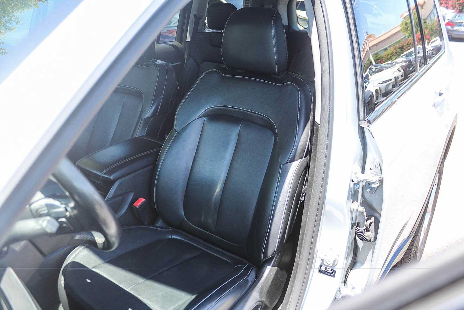 Used 2022 Jeep Grand Cherokee L Limited RWD image 32