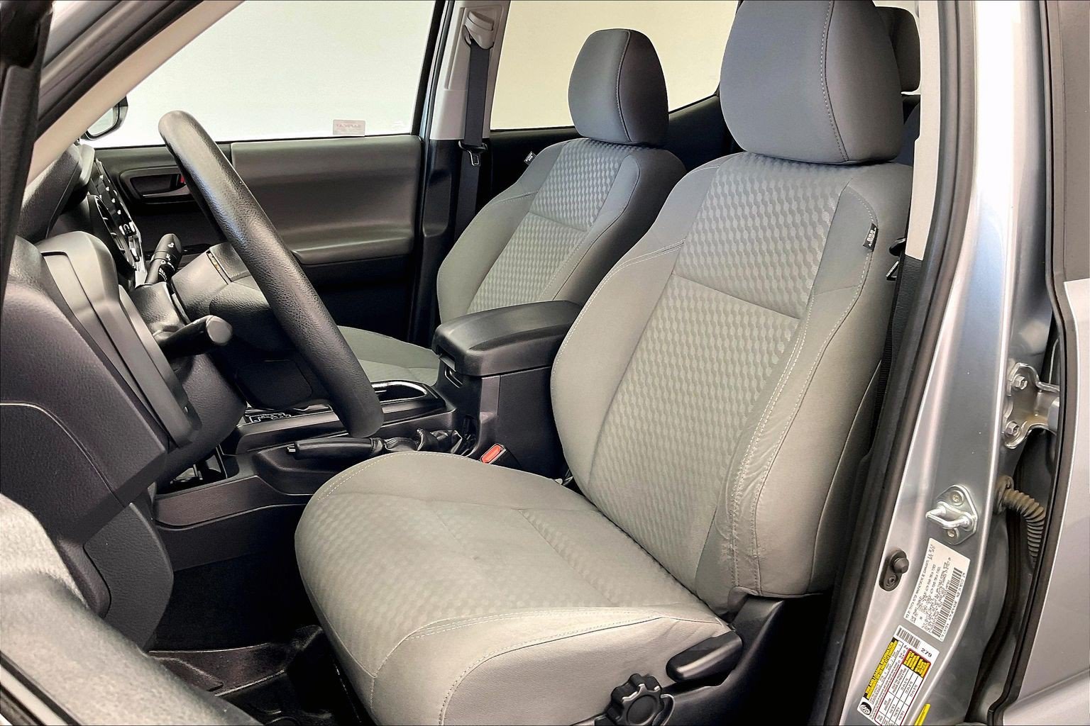 Used 2022 Toyota Tacoma SR w/ SR Convenience Package RWD image 17