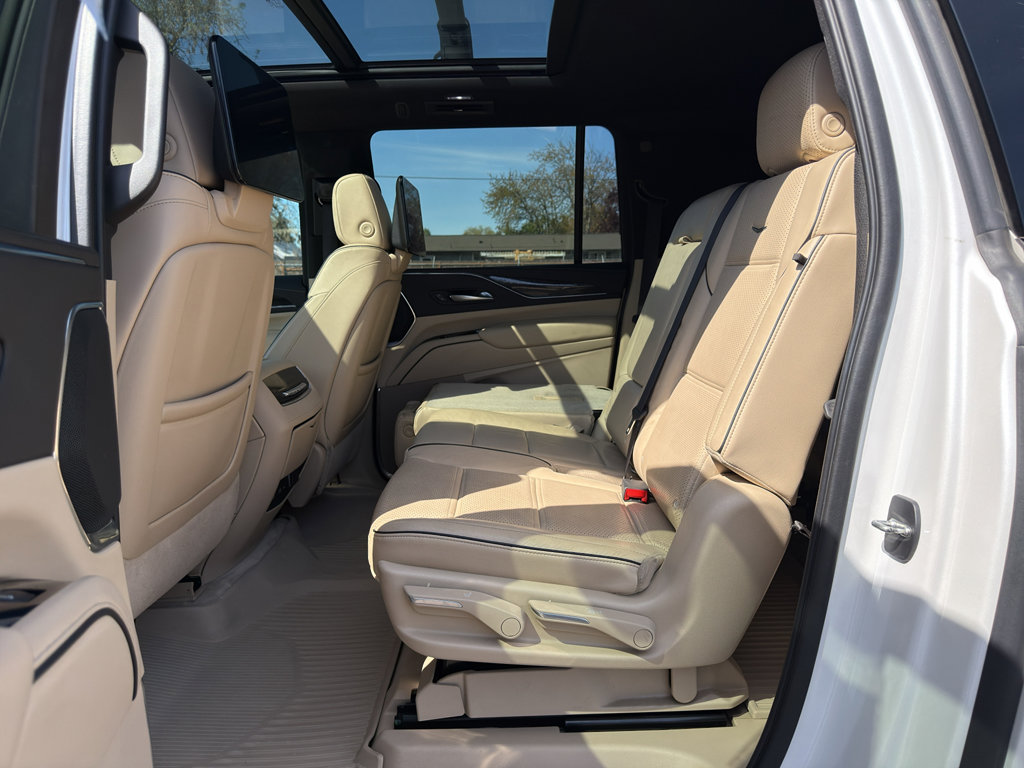 Used 2021 Cadillac Escalade ESV Premium Luxury AWD/4WD image 14
