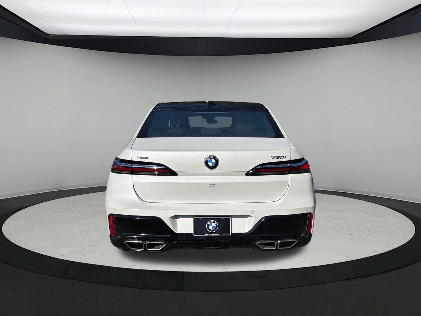 Used 2023 BMW 760i xDrive AWD/4WD image 7