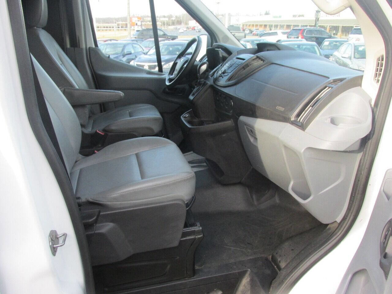 Used 2018 Ford Transit 250 148 Medium Roof image 15