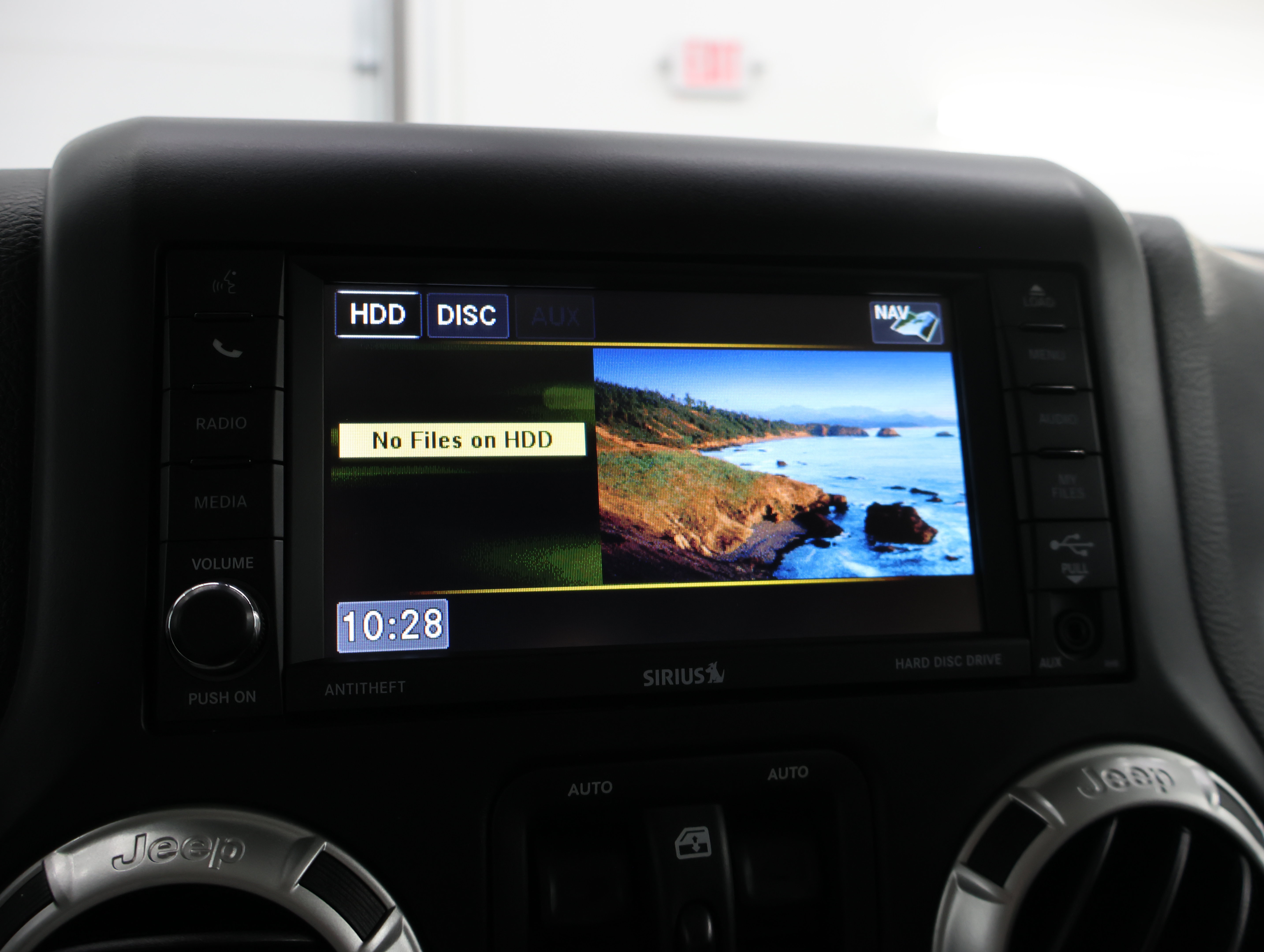Used 2017 Jeep Wrangler Unlimited Sahara w/ Connectivity Group AWD/4WD image 45