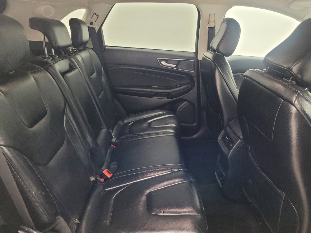 Used 2020 Ford Edge Titanium image 19